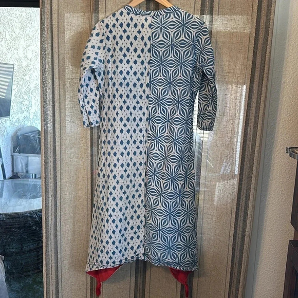 Amari beach cover up/tunic size L fun tassels at hemline - Picture 6 of 7